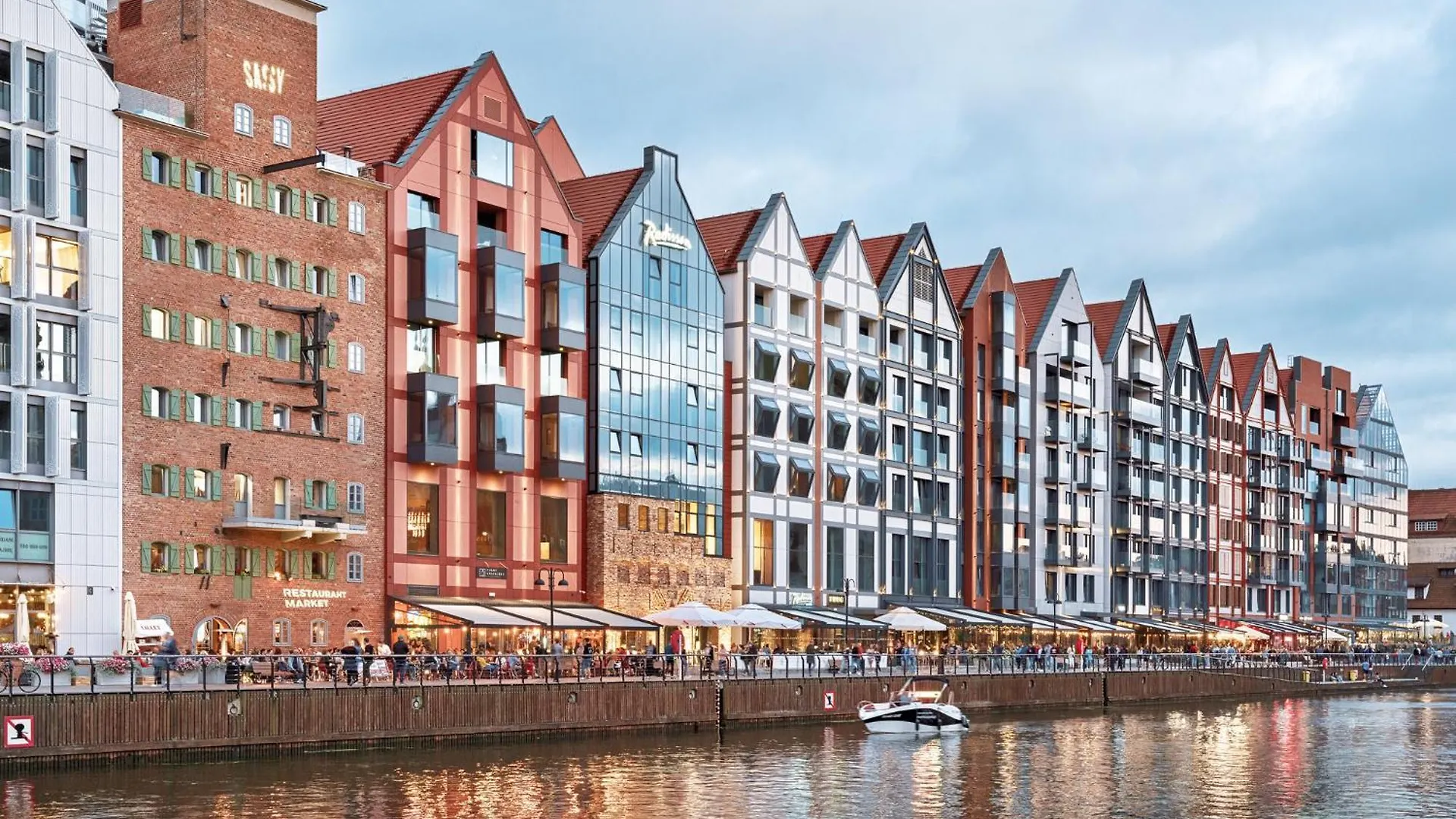 Deo Plaza Premium Suites, Riverside & Radisson Spa By Downtown Apartments Gdansk Poland