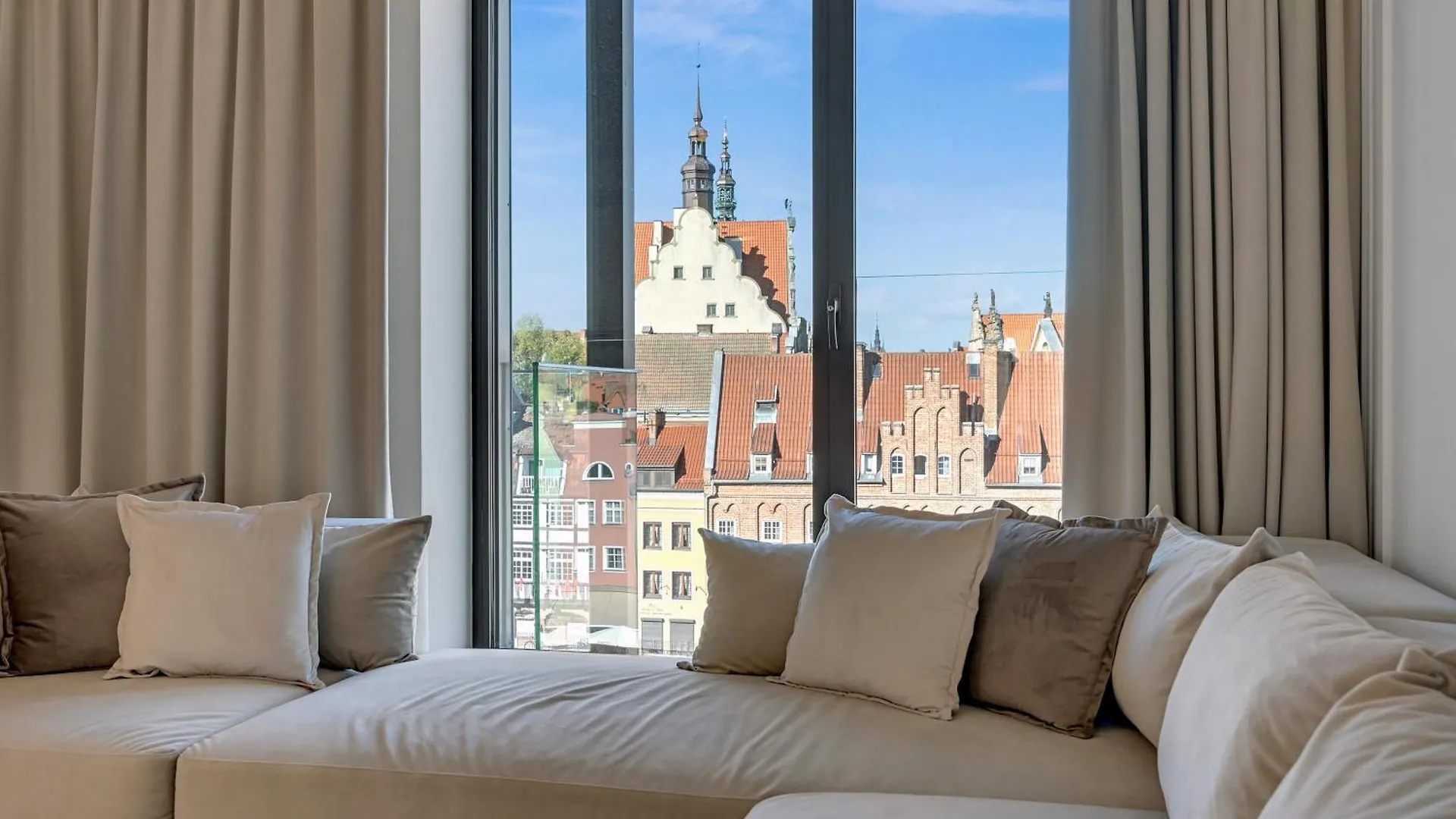 Deo Plaza Premium Suites, Riverside & Radisson Spa By Downtown Apartments Gdansk