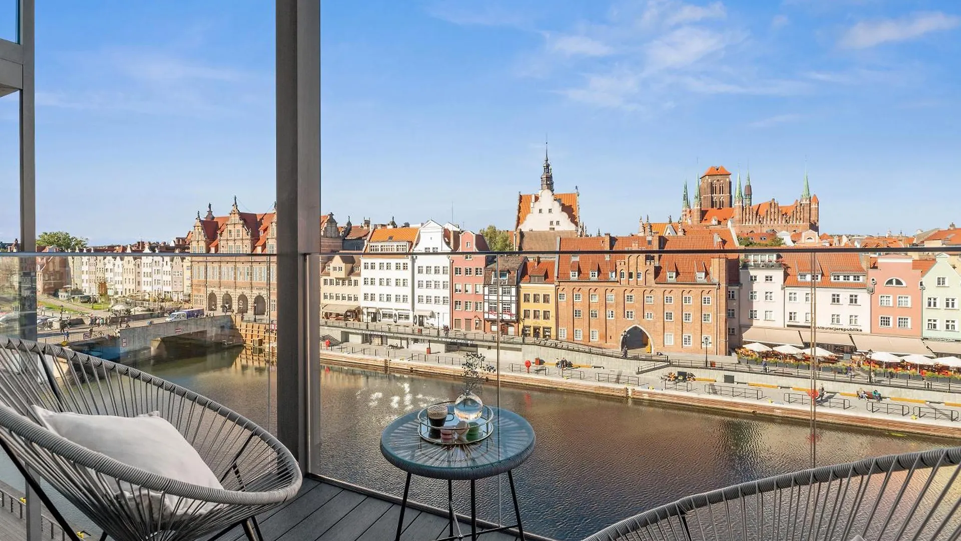 Deo Plaza Premium Suites, Riverside & Radisson Spa By Downtown Apartments Gdansk 0*,  Poland