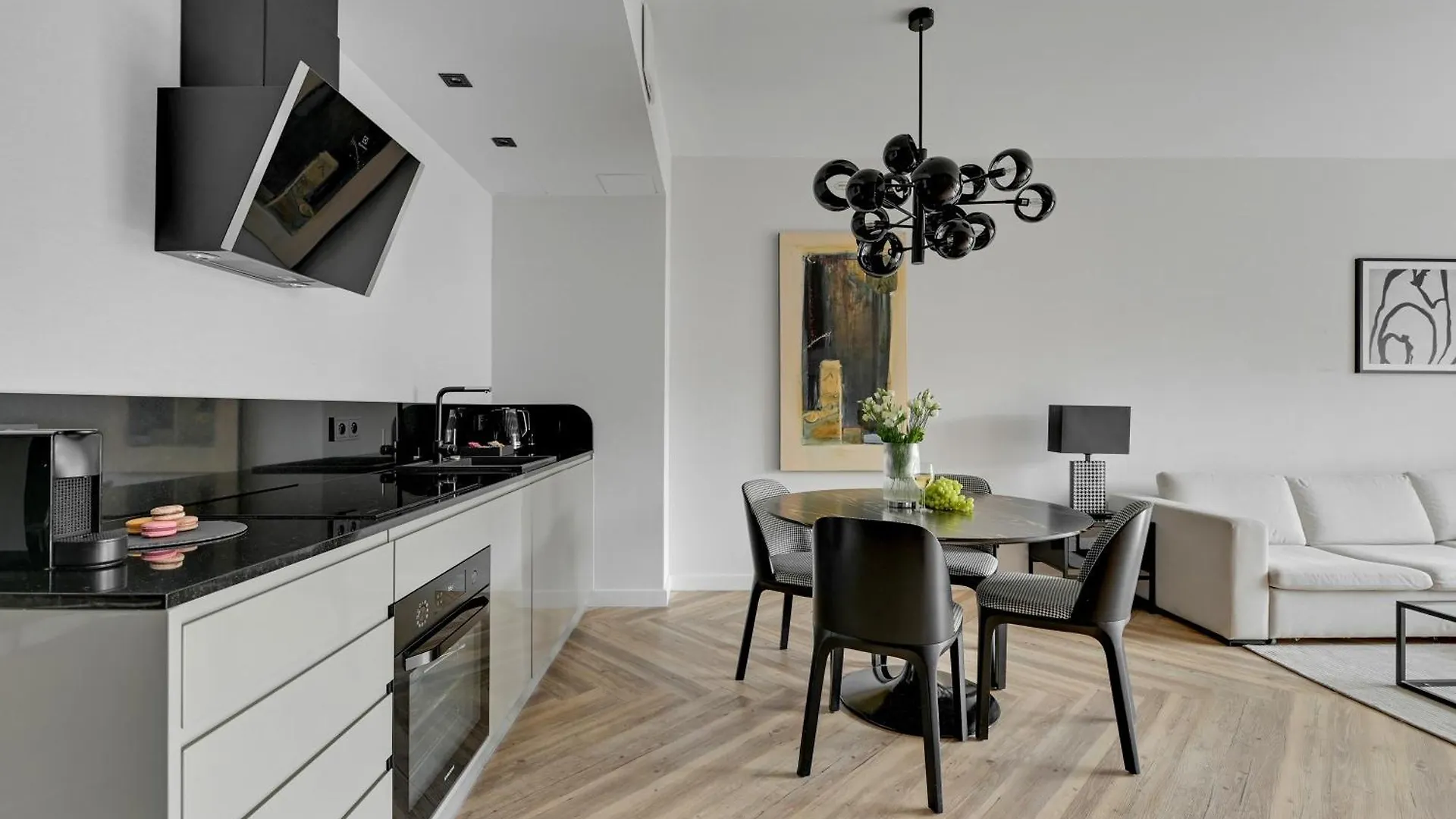 Deo Plaza Premium Suites, Riverside & Radisson Spa By Downtown Apartments Gdansk Poland