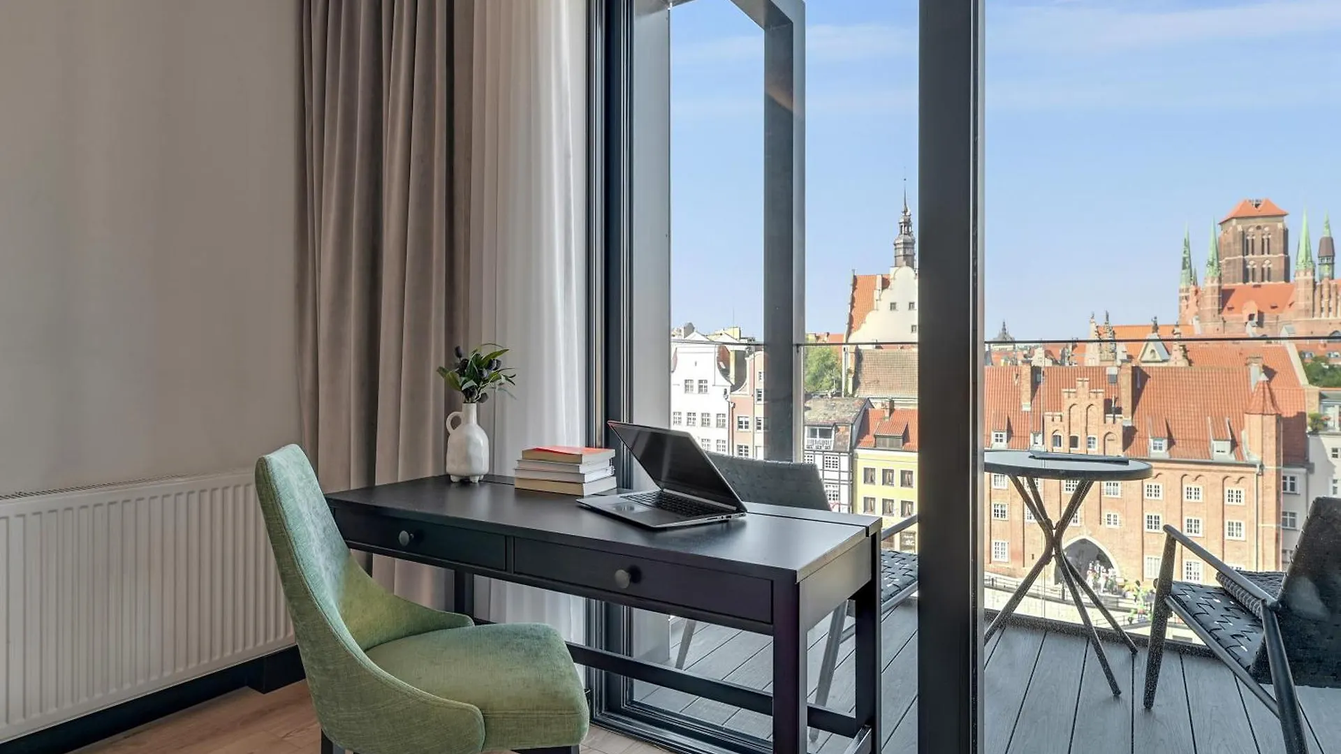 Deo Plaza Premium Suites, Riverside & Radisson Spa By Downtown Apartments غدانسك