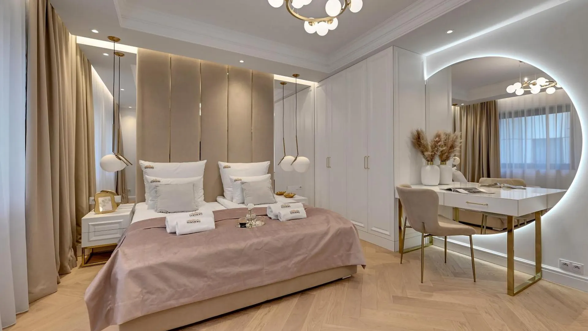 Deo Plaza Premium Suites, Riverside & Radisson Spa By Downtown Apartments غدانسك