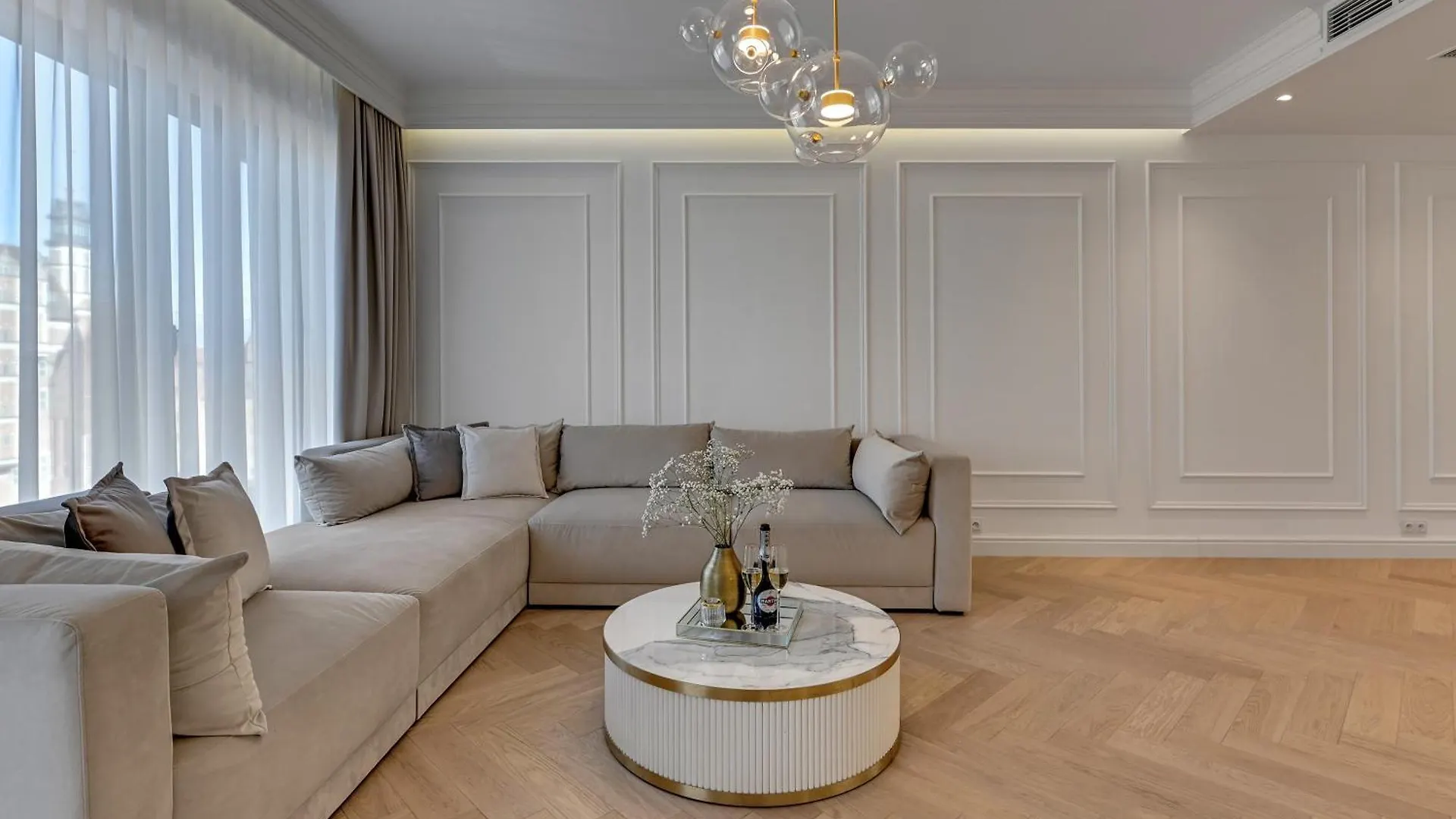 Deo Plaza Premium Suites, Riverside & Radisson Spa By Downtown Apartments غدانسك