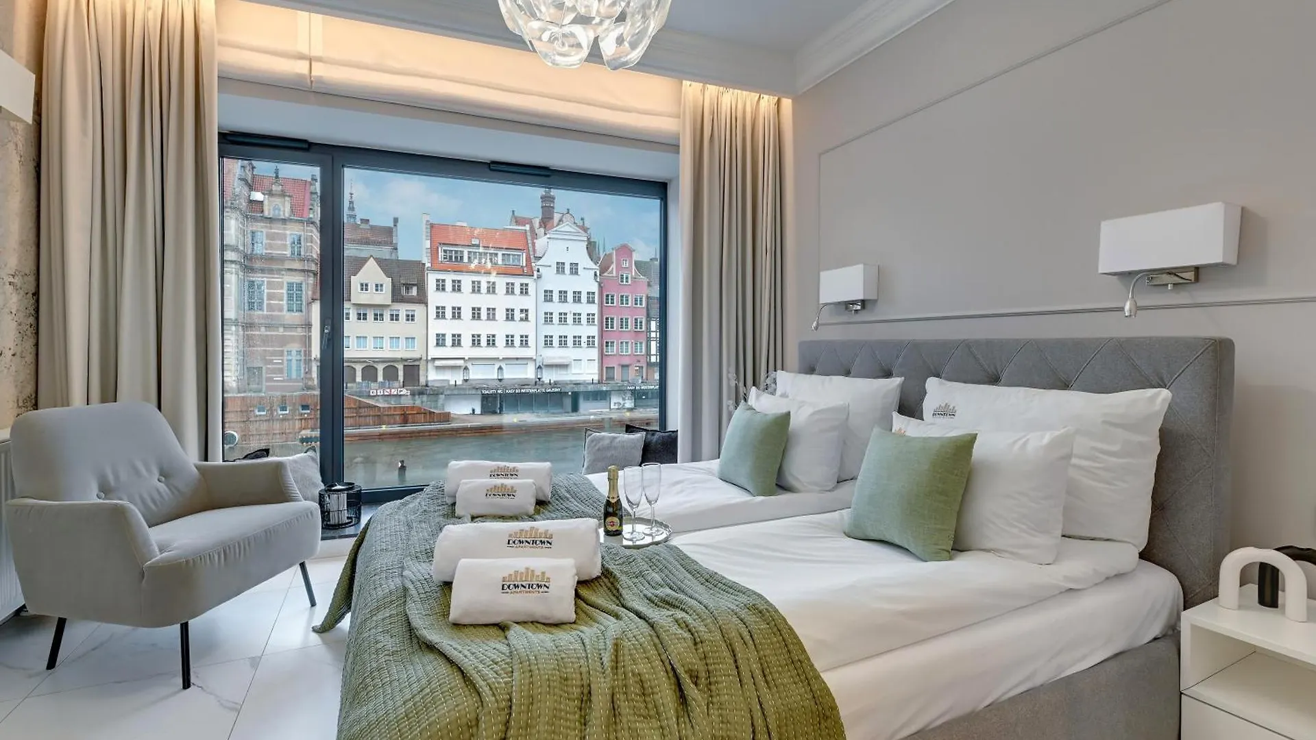 Deo Plaza Premium Suites, Riverside & Radisson Spa By Downtown Apartments غدانسك