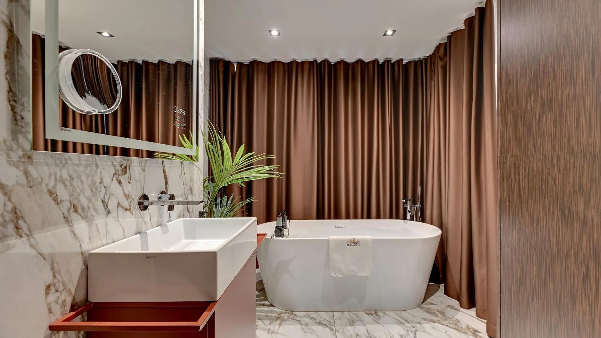 Deo Plaza Premium Suites, Riverside & Radisson Spa By Downtown Apartments غدانسك